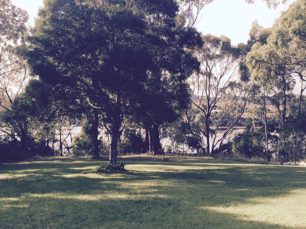Glenaire Apartments At Frazer St Strahan Room photo
