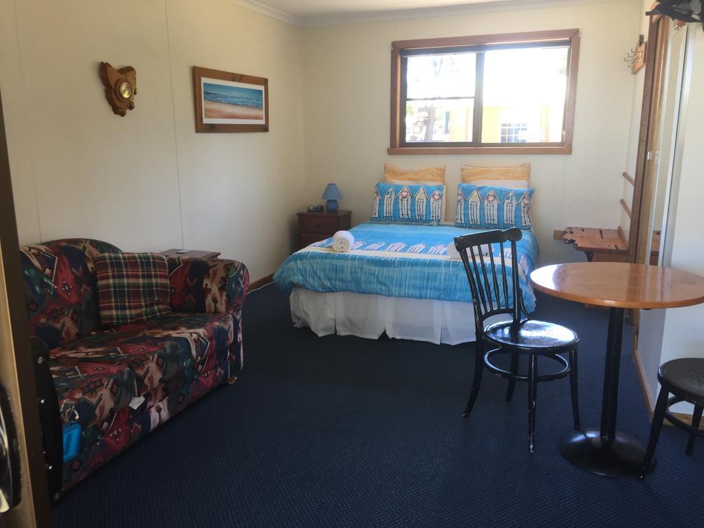 Glenaire Apartments At Frazer St Strahan Room photo